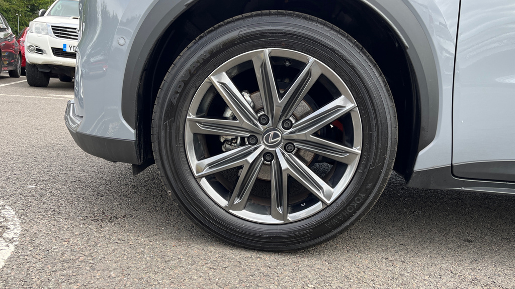 Lexus LBX 1.5 Vvt-ie Premium Plus Suv Hybrid E-cv Grey #51