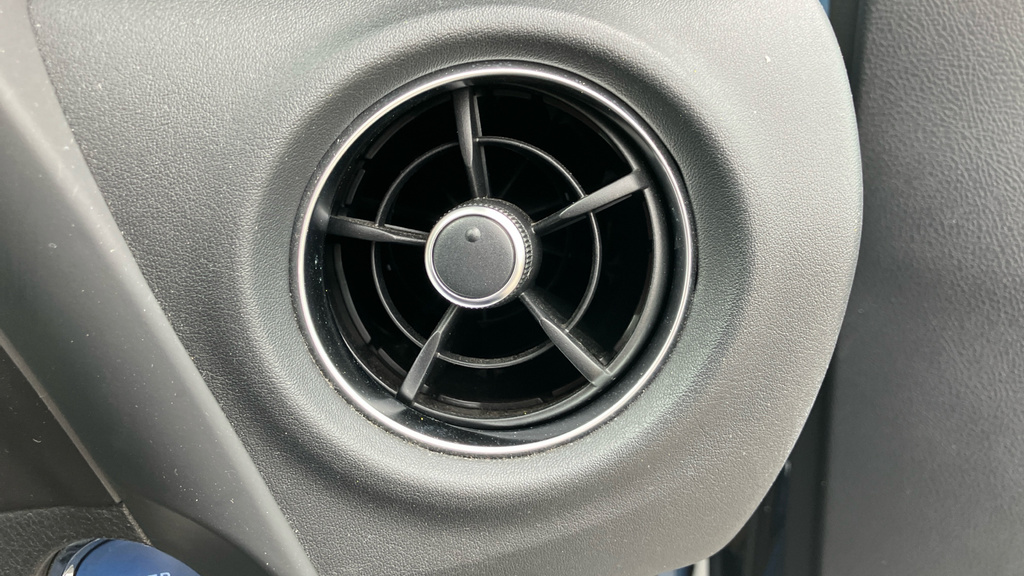 Toyota Auris Auris Icon Tech Hev Vvt-i Cvt White #28