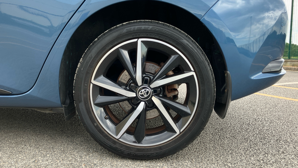 Toyota Auris Auris Icon Tech Hev Vvt-i Cvt White #23