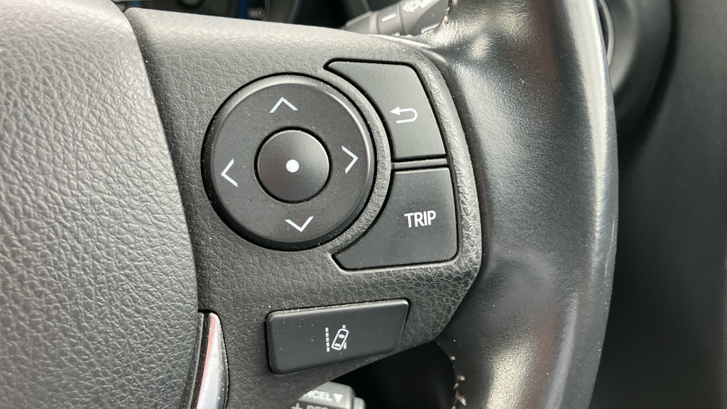 Toyota Auris Auris Icon Tech Hev Vvt-i Cvt White #25
