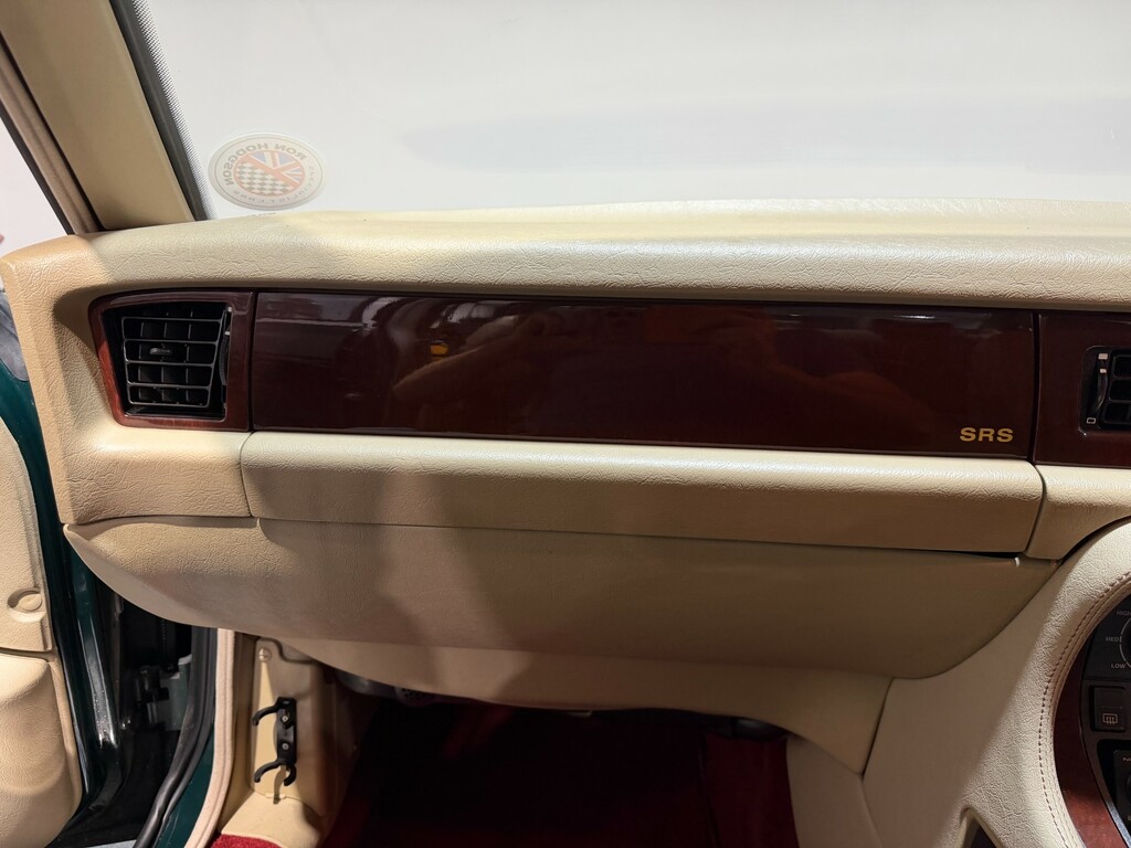 Jaguar XJ Lwb Red #33