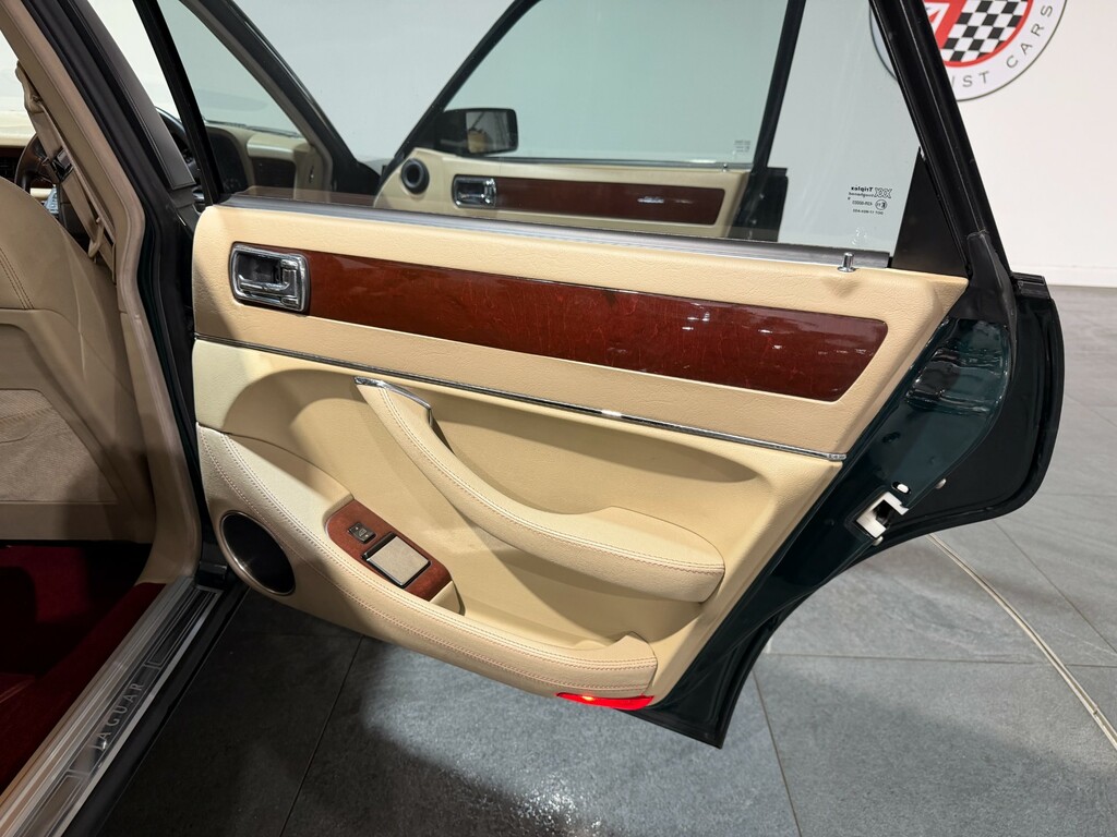 Jaguar XJ Lwb Red #25