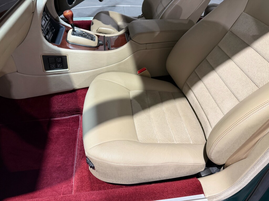 Jaguar XJ Lwb Red #41