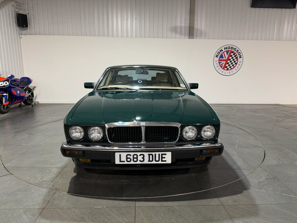 Jaguar XJ Lwb Red #13