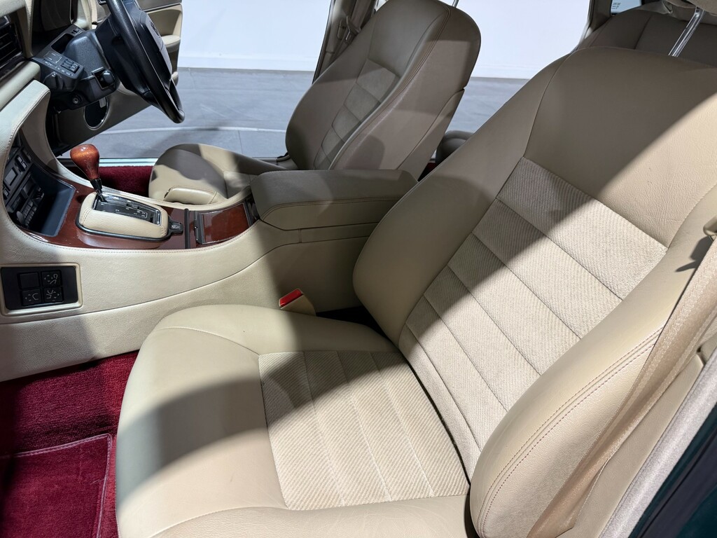 Jaguar XJ Lwb Red #42