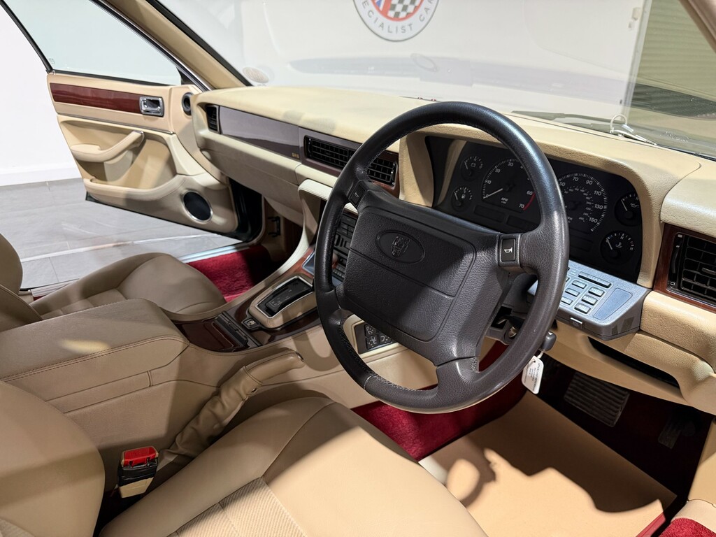 Jaguar XJ Lwb Red #7