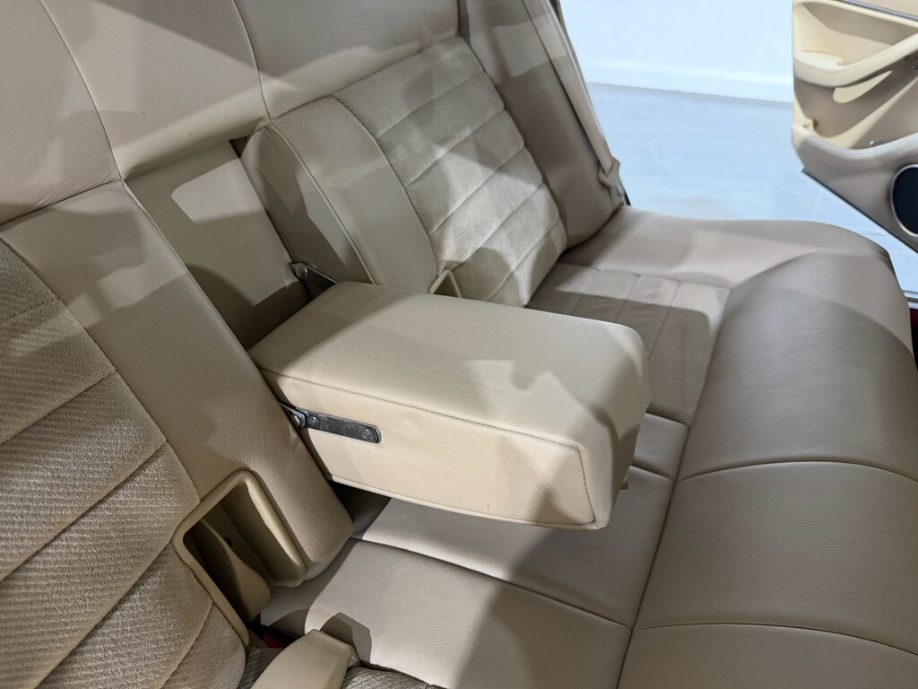 Jaguar XJ Lwb Red #54