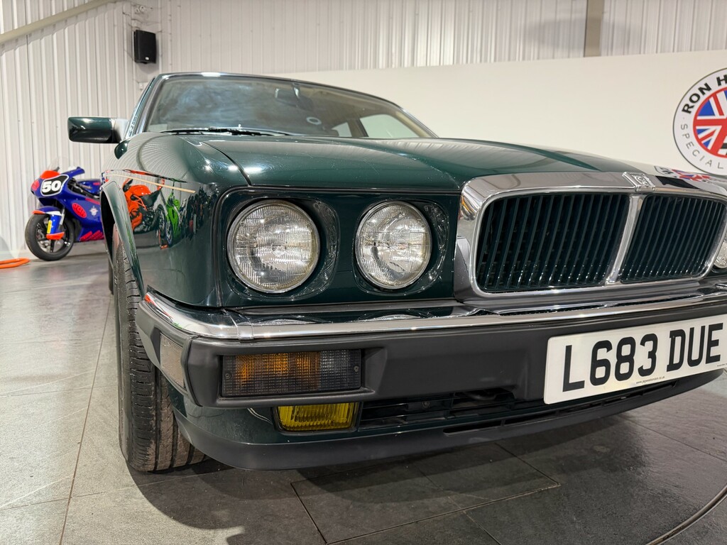 Jaguar XJ Lwb Red #18