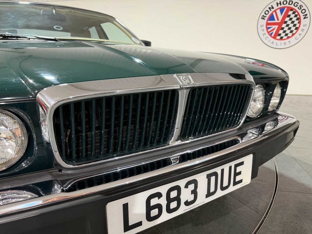 Jaguar XJ Lwb Red #17