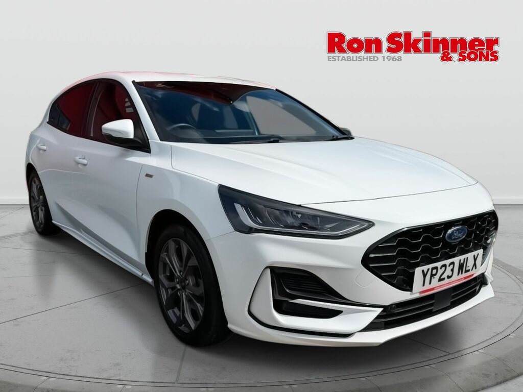 Ford Focus 1.0T Ecoboost St-line Hatchback White