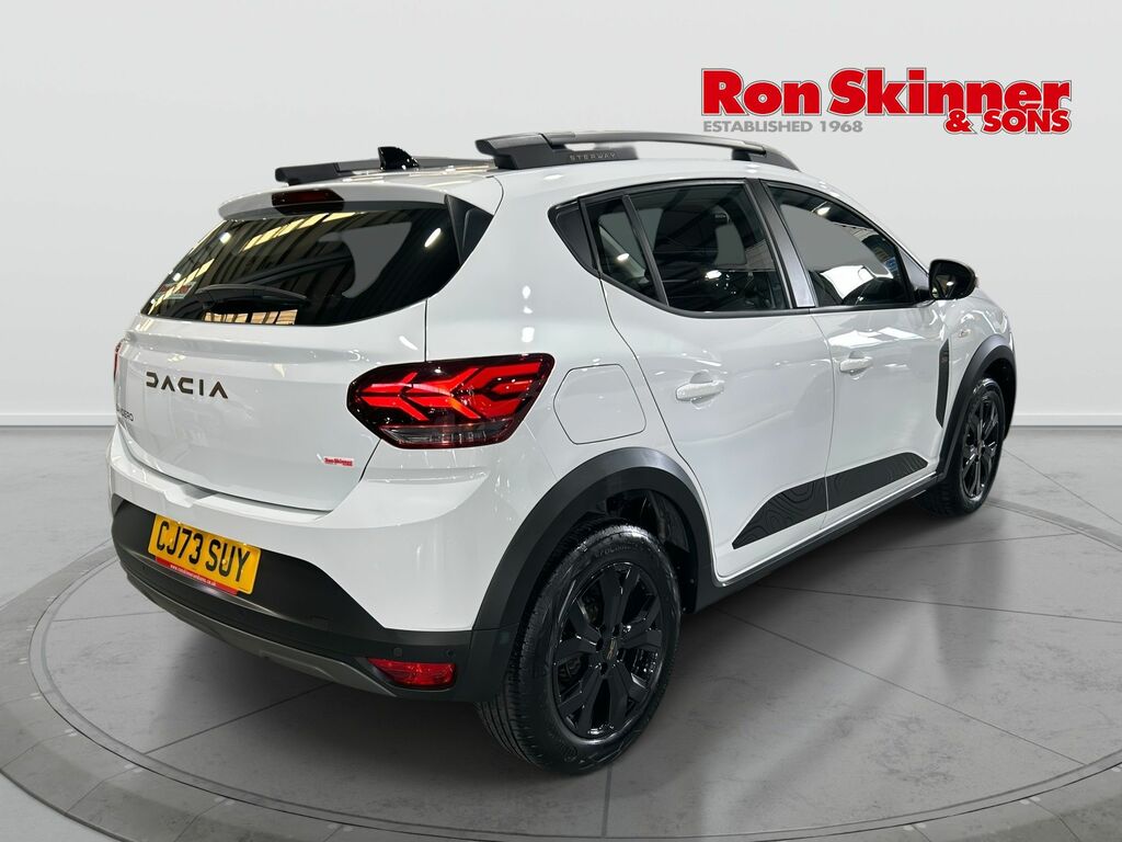 Dacia Sandero Stepway 1.0 Tce Extreme Hatchback Bi Fuel Euro CJ73SUY White #4