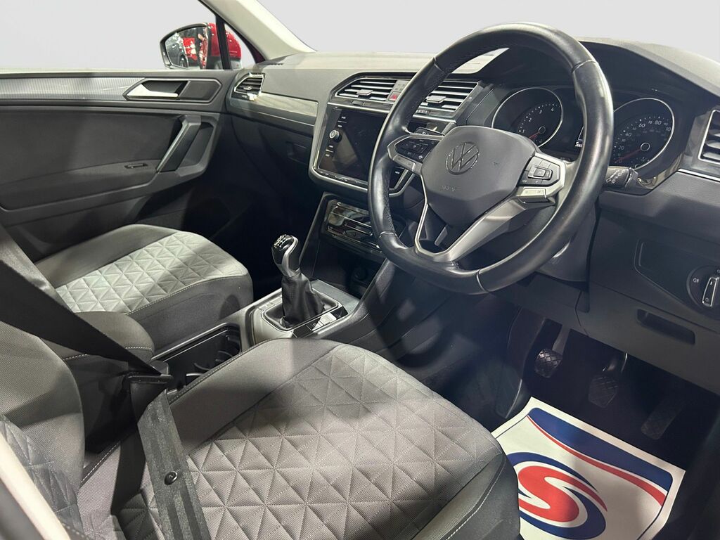 Volkswagen Tiguan 1.5 Tsi Life Suv Euro 6 Ss 1 DF22HBY Red #5