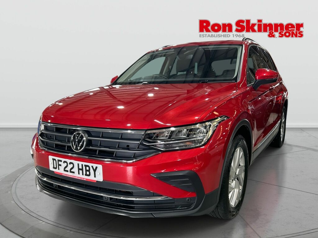 Volkswagen Tiguan 1.5 Tsi Life Suv Euro 6 Ss 1 DF22HBY Red #2