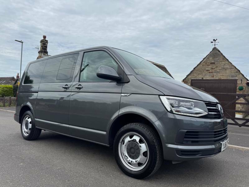 Volkswagen Transporter Shuttle 2.0 Tdi Bluemotion Tech Se Dsg Fwd Swb Euro 6 Ss Grey
