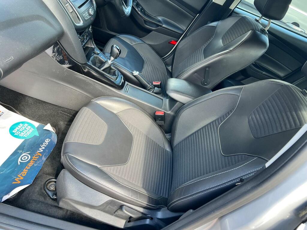 Ford Focus 1.0L Titanium 124 Silver #21