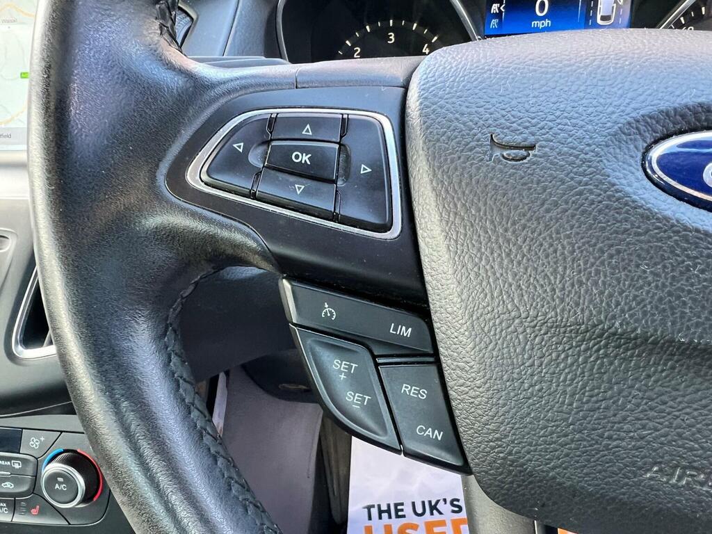 Ford Focus 1.0L Titanium 124 Silver #33