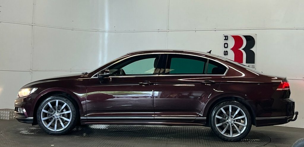 Volkswagen Passat 2L R-line Red #6