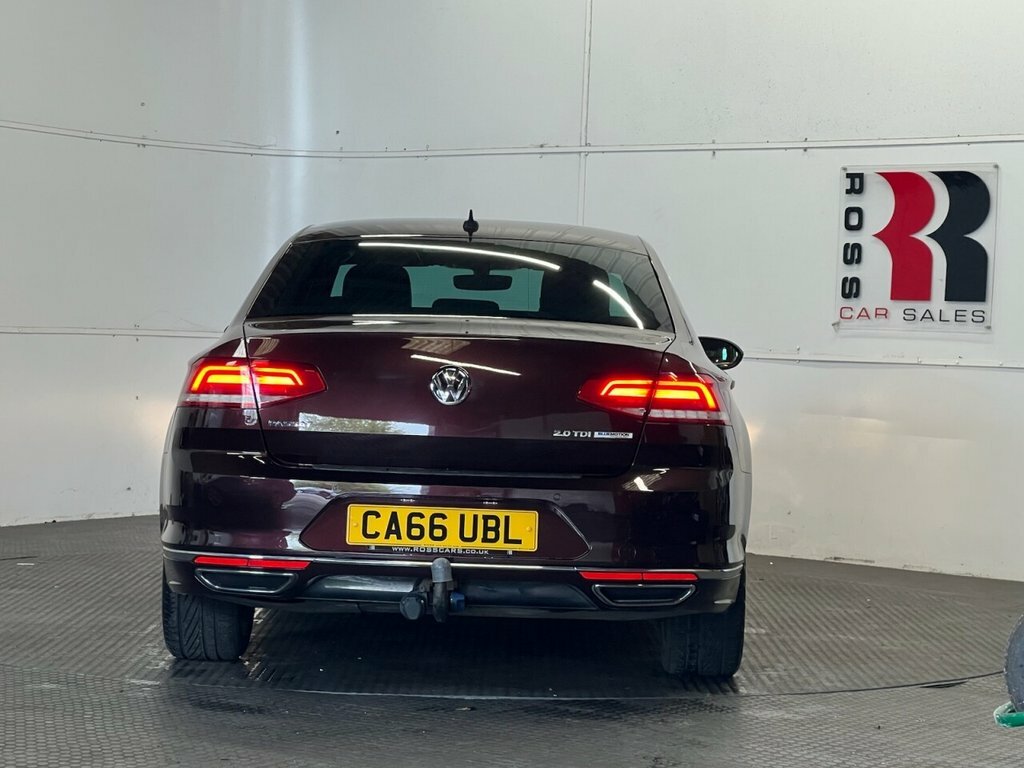 Volkswagen Passat 2L R-line Red #4
