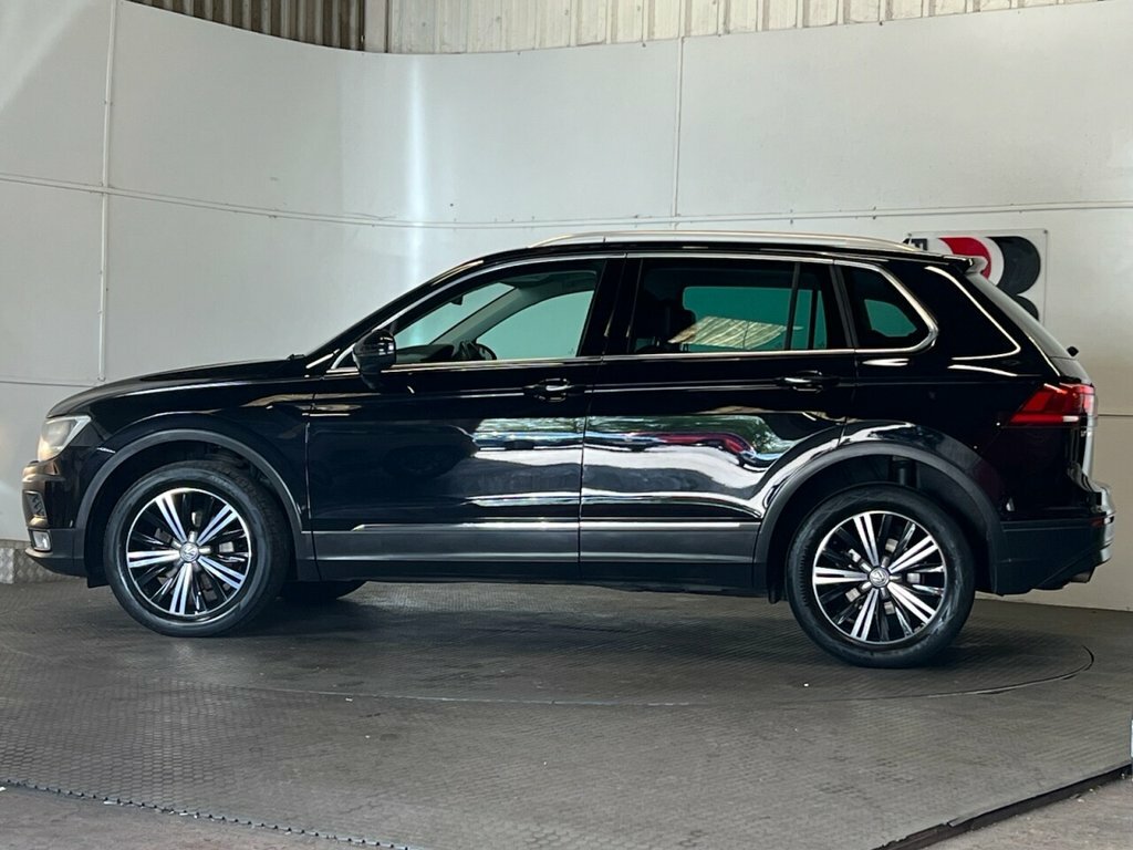 Volkswagen Tiguan Suv CE17UBP Black #6