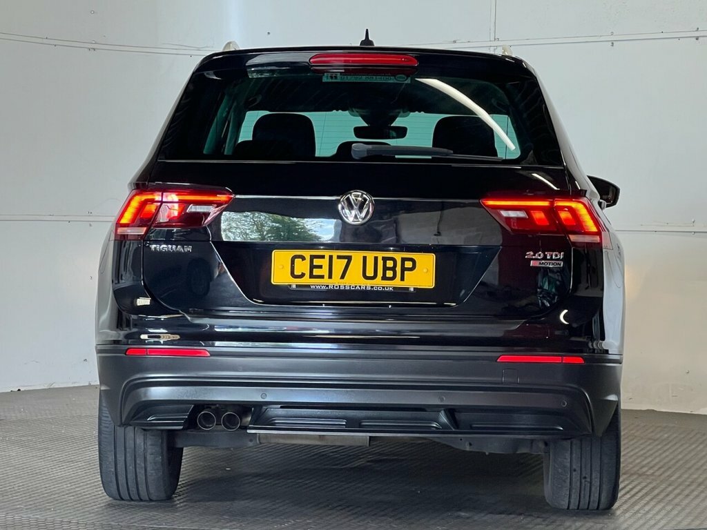 Volkswagen Tiguan Suv CE17UBP Black #4
