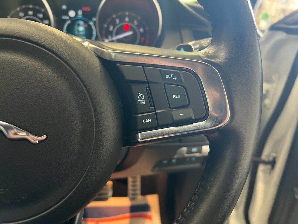 Jaguar E-Pace R-dynamic Se Grey #36
