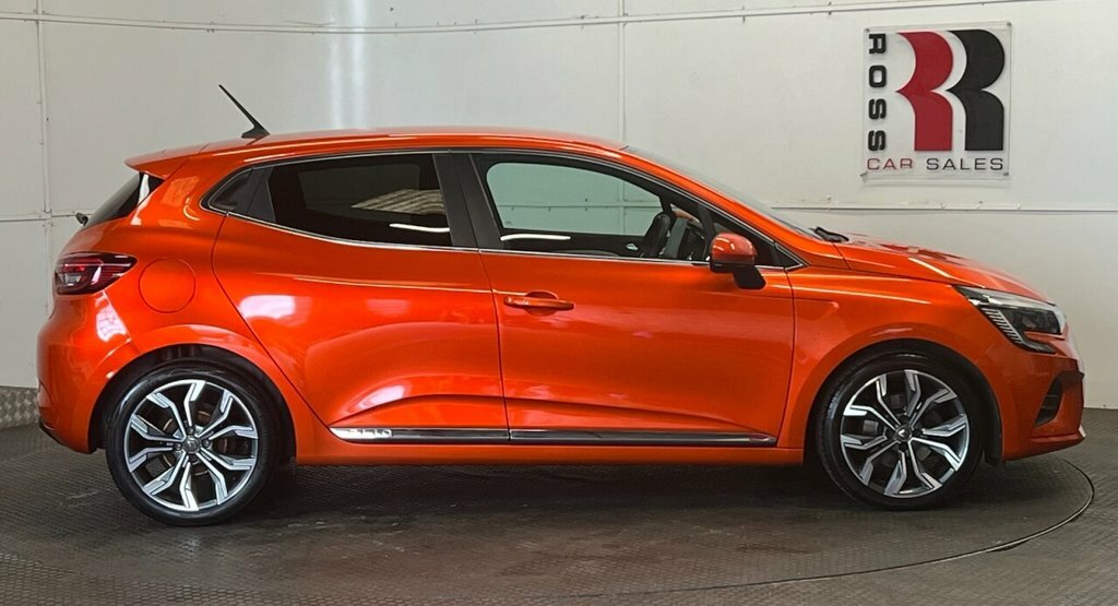 Renault Clio 1L S Edition MK70BFM Orange #2