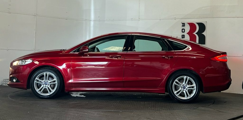 Ford Mondeo 2L Titanium Red #6