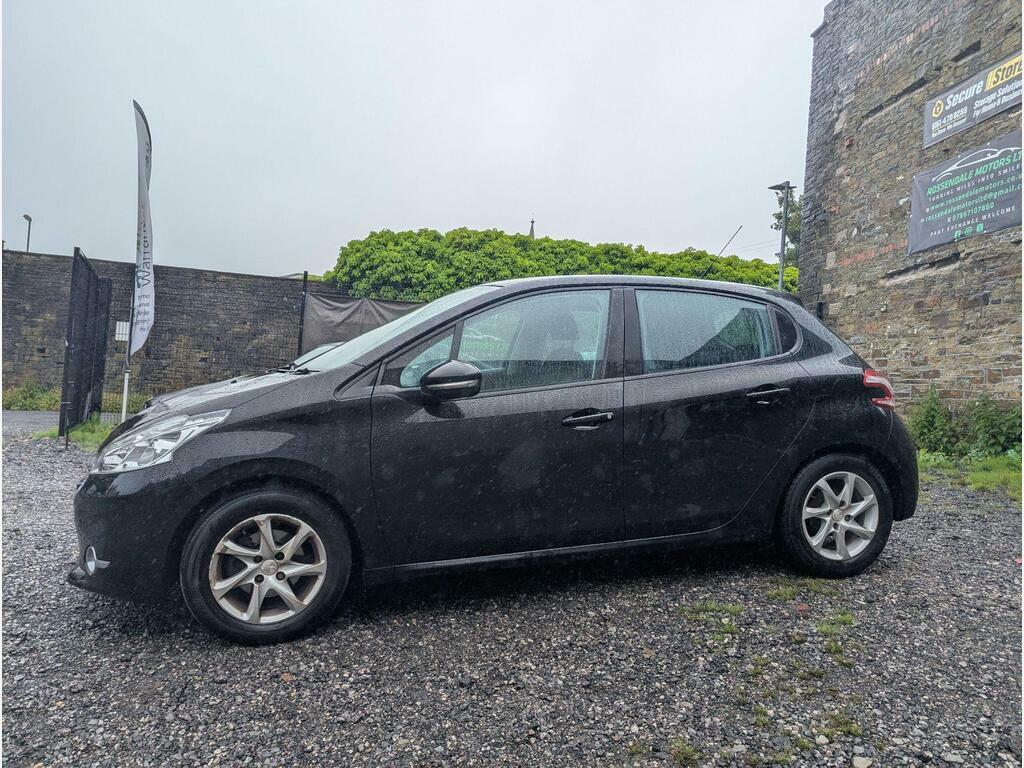 Peugeot 208 1.4 Hdi Active Euro 5 Black #2