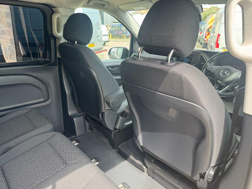 Mercedes-Benz eVito Evito Progressive White #20