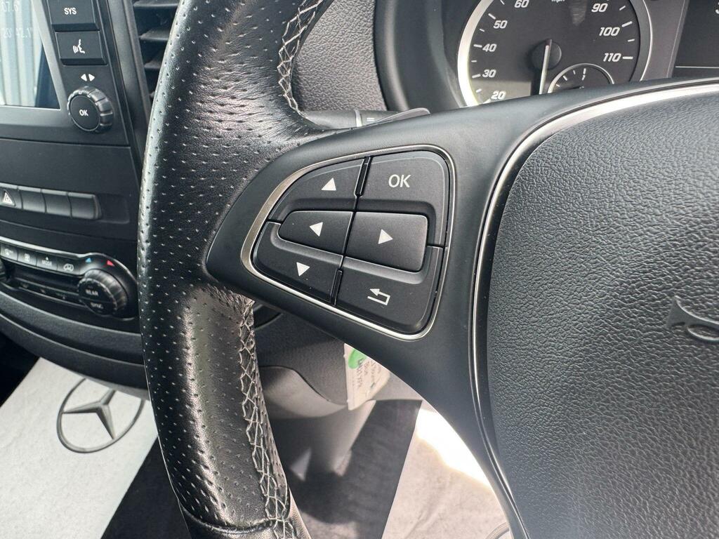 Mercedes-Benz eVito Evito Progressive White #15