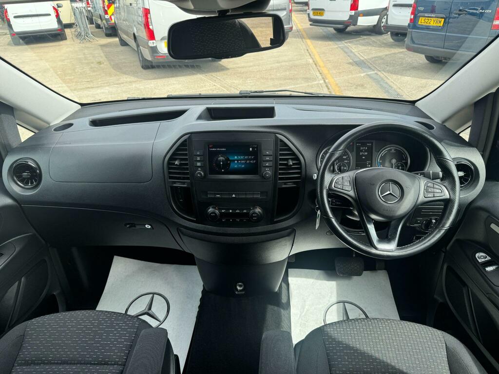 Mercedes-Benz eVito Evito Progressive White #21