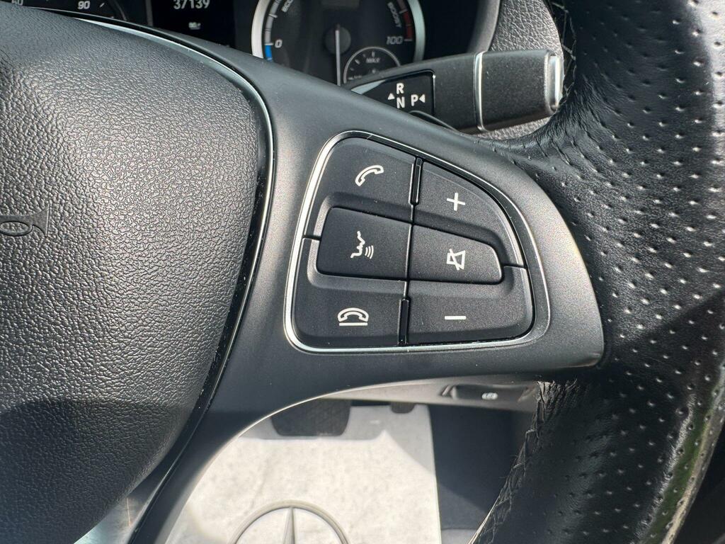 Mercedes-Benz eVito Evito Progressive White #16