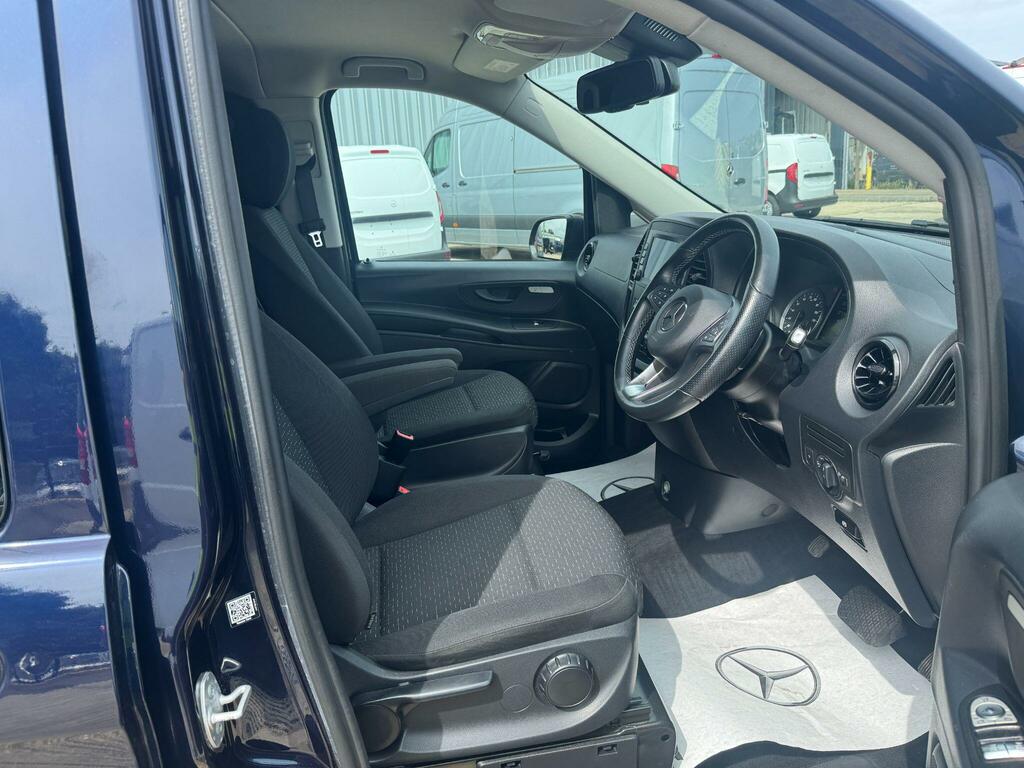 Mercedes-Benz eVito Evito Progressive White #10