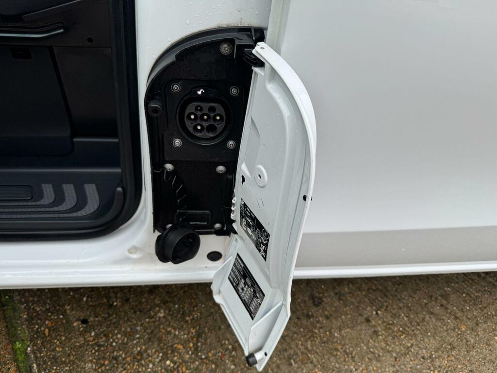 Mercedes-Benz eVito Electric #8
