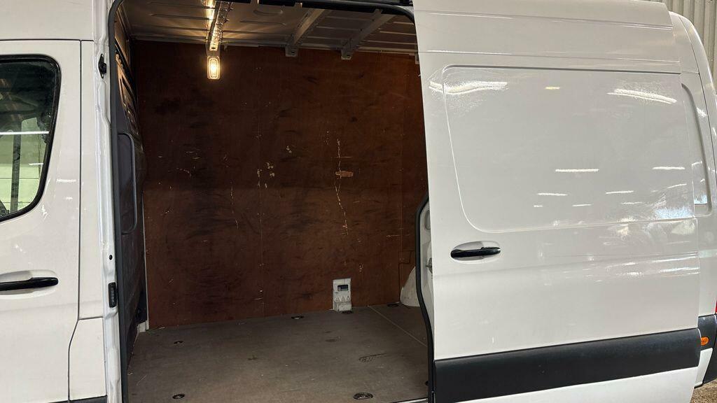 Mercedes-Benz Sprinter 315 Van L2 H2 Progressive Rwd E6 White #8