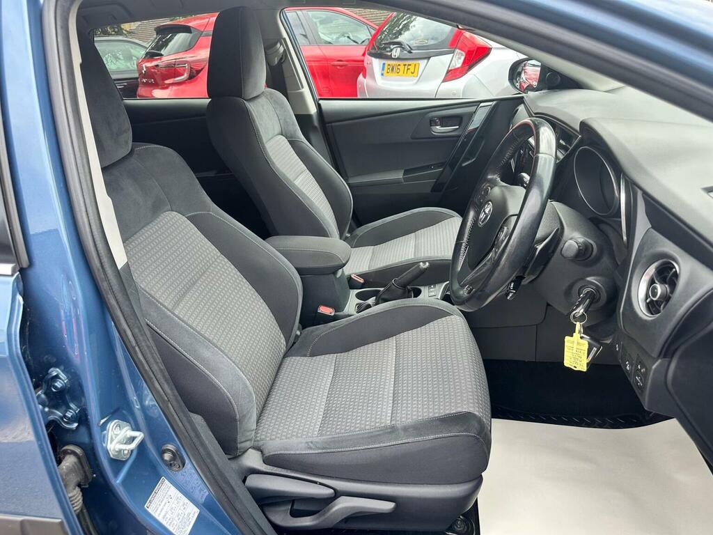 Toyota Auris 1.2 Vvt-i Design Touring Sports Cvt Euro 6 S S 5 Blue #2
