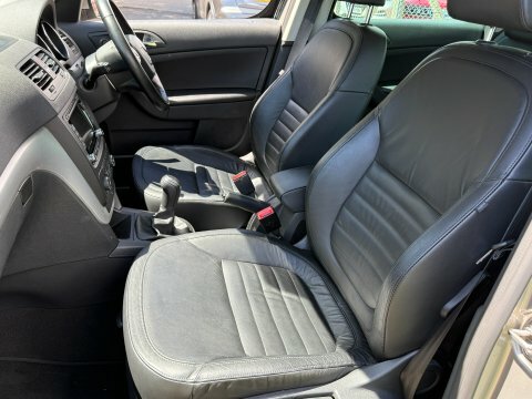 Skoda Yeti Hatchback Green #21