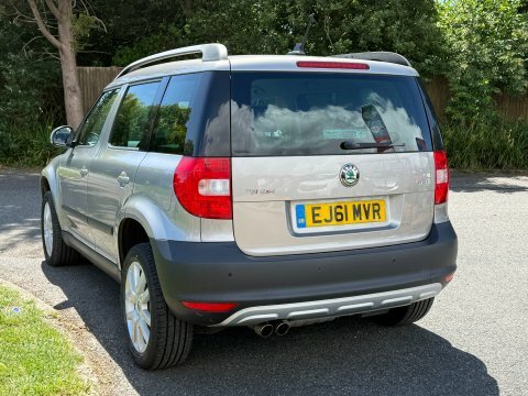 Skoda Yeti Hatchback Green #34
