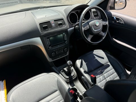 Skoda Yeti Hatchback Green #25