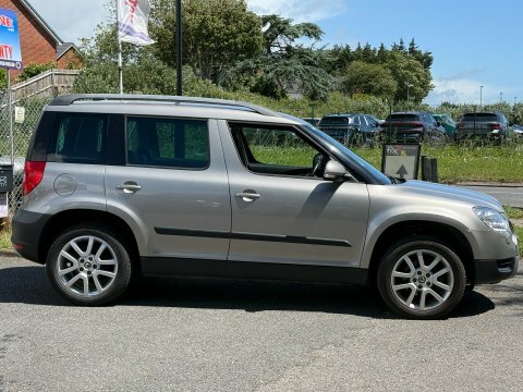 Skoda Yeti Elegance Tsi 4Wd Beige #2