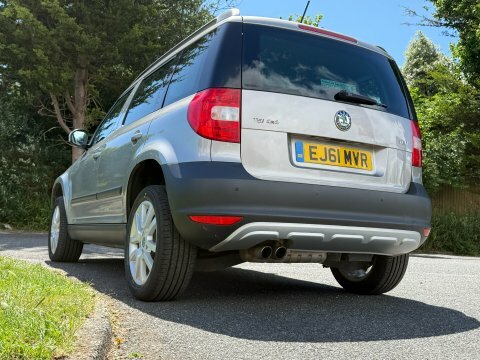 Skoda Yeti Hatchback Green #24