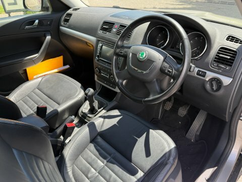 Skoda Yeti Hatchback Green #10