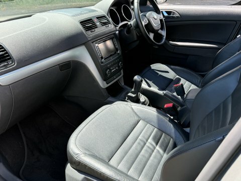 Skoda Yeti Hatchback Green #16