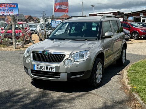 Skoda Yeti Hatchback Green #38