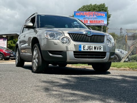 Skoda Yeti Hatchback Green #19