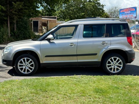 Skoda Yeti Hatchback Green #7