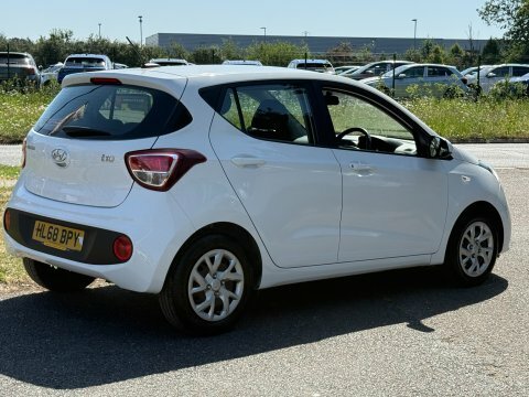 Hyundai I10 Se Automatic White #4