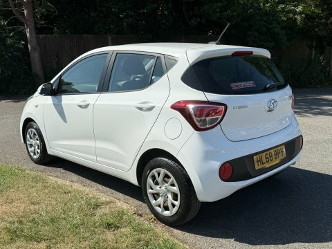 Hyundai I10 Se Automatic White #6