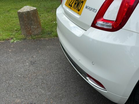 Fiat 500 500E Red White #18