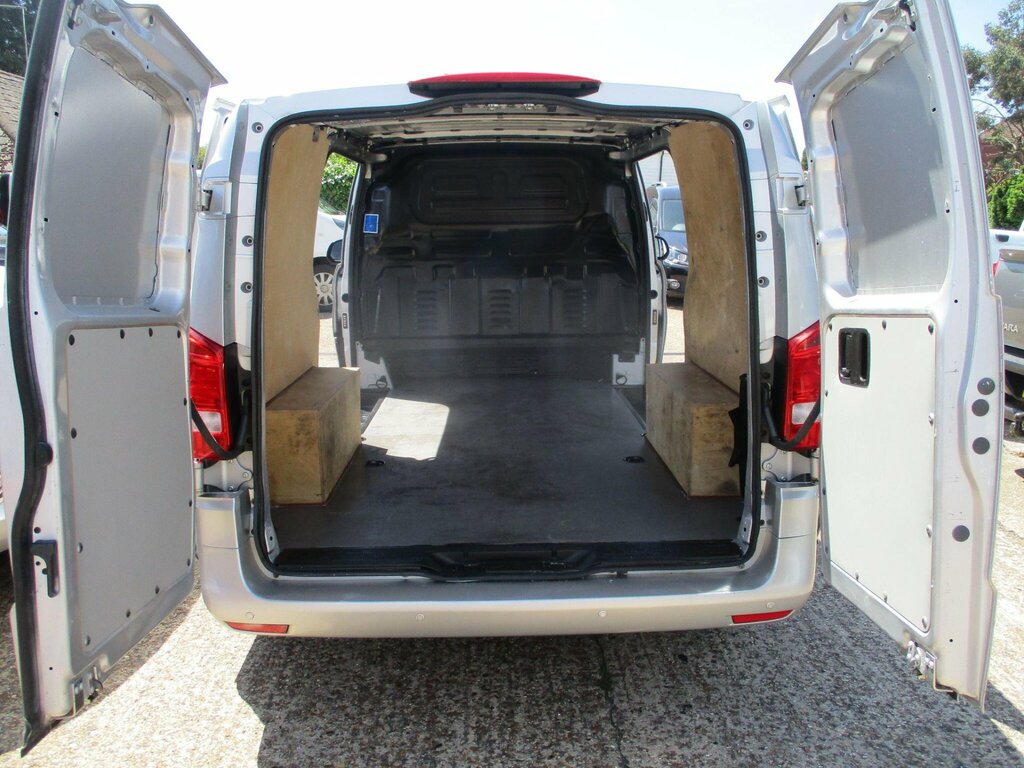 Mercedes-Benz Vito 2.1L Null White #19
